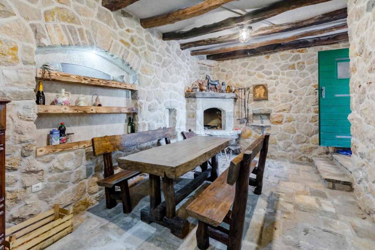 Holiday Home Rustic Kraljici 외부 사진